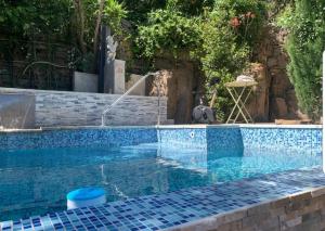 Appartements Maison atypique avec Cascate Duplex plus Studio a 200 m Notre Dame Valcluse : photos des chambres