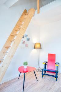 Charming & Central Stay with Terrace