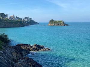 Villas Villa Les Embruns, Villa balneaire familiale, plages a pied : photos des chambres