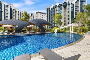 Endless white 2BR apartment-300m to NaiYang Beach