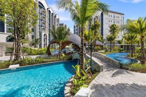 Endless white 2BR apartment-300m to NaiYang Beach