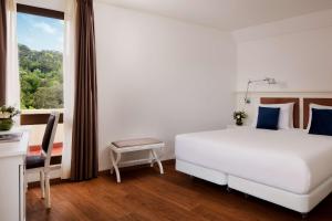 Superior Double or Twin Room with Valley View room in Tivoli Sintra