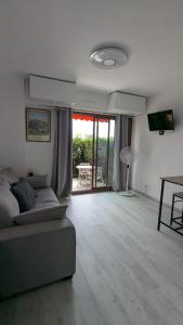 Charmant Studio avec terrasse et parking à Vence