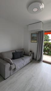 Charmant Studio avec terrasse et parking à Vence