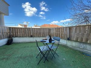 Appartements Bruyant studio proche centre, terrasse et parking : photos des chambres