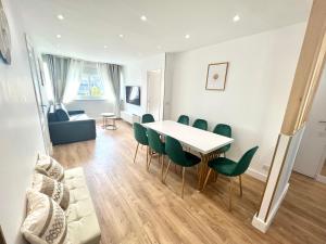 Appartements PARIS a 15 minutes- Grand Appartement 5 Pieces : photos des chambres