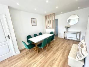 Appartements PARIS a 15 minutes- Grand Appartement 5 Pieces : photos des chambres