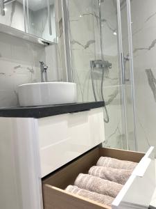 Appartements PARIS a 15 minutes- Grand Appartement 5 Pieces : photos des chambres