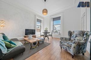 Modern 2 Bed Sleep 4 In Gourock