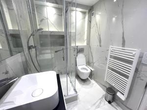 Appartements PARIS a 15 minutes- Grand Appartement 5 Pieces : photos des chambres