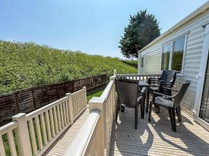 Beautiful 8 Berth Caravan At Heacham Beach In Norfolk Ref 21056C