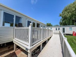 Beautiful 8 Berth Caravan At Heacham Beach In Norfolk Ref 21056C