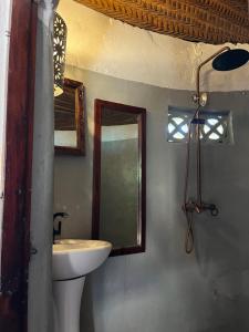 Sazani Beach Lodge and Tidal Lounge