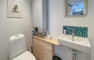 1 Bedroom Nice Home In Kastlösa Öland