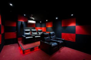 SaffronStays Barlowganj Villa