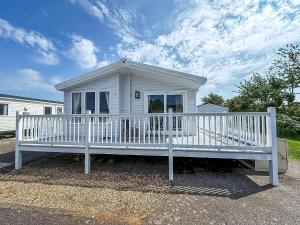 Beautiful 4 Berth Lodge With Decking At Manor Park In Hunstanton Ref 23038C