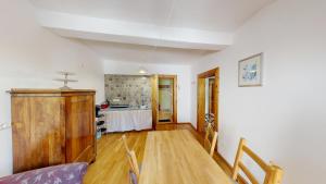 Apartment in Historic Town House