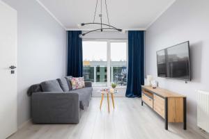 Przestronny Apartament w Zielonej Okolicy Parking by Noclegi Renters