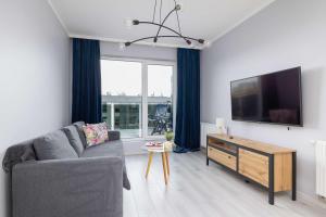 Przestronny Apartament w Zielonej Okolicy Parking by Noclegi Renters