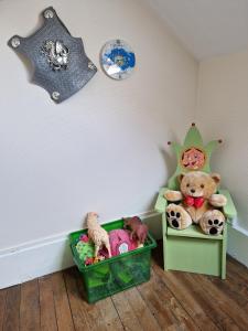 Romantic 19th century house with large garden and BBQ