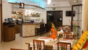 GOŚCINIEC NAD NARWIĄ - Airport Modlin