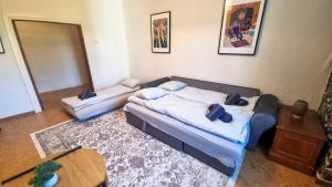 City center, High ceilings, 75m2 2BR Free parking