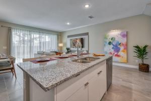 Last Minute Disney Getaway! Private Pool, Hot Tub & Games Room. Book Now! #81901