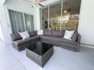 Tropical Paradise near to Manasota Key, private heated pool, Wifi