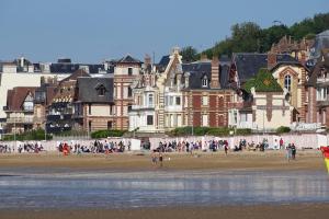 Appartements T2 apartment with balcony near beach : Appartement