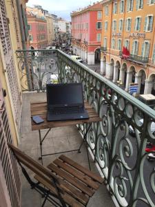 2 Bedrooms Appartement In Central Location on the famous Place Massena Nice
