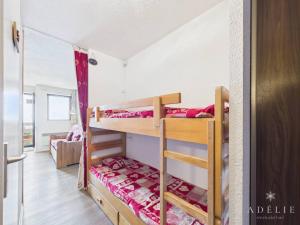 Studio rénové, style montagne, pied des pistes, balcon exposé sud, pour 4 personnes à La Rosière - FR-1-398-557