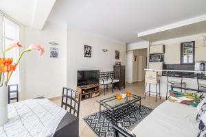 LESPRIT CROISETTE avec balcon à cote du Martinez