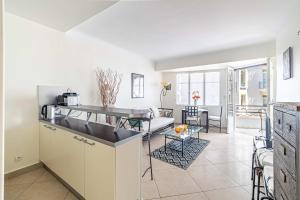 LESPRIT CROISETTE avec balcon à cote du Martinez