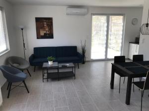 Jókai Apartmanház Balatonszárszó