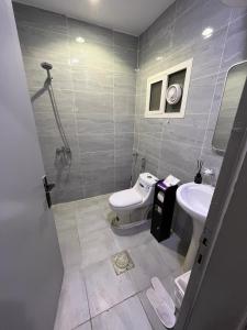 استديو أنيق بأثاث جميل وكلاسيك