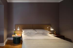 Three-Bedroom Apartment room in Flattered to be in Tomar