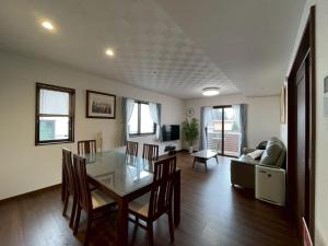 河口湖駅徒歩10分 ベルショッピングセンター徒歩6分 大型4ldk屋根裏付き 全室空調