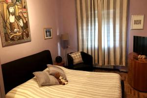 SERRAs Home - Bright Apt Statuto Area near Center