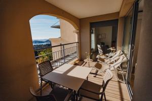 Hotels Hotel La Villa Douce : Suite Appartement - Vue sur Mer