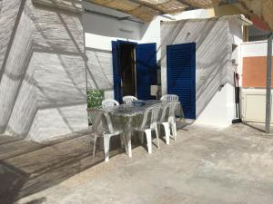 La casa dalle persiane blu