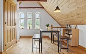 7 Bedroom Stunning Home In Grenaa - D70125