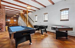 7 Bedroom Stunning Home In Grenaa - D70125