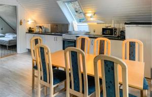 5 Bedroom Nice Home In Ebeltoft - D18001