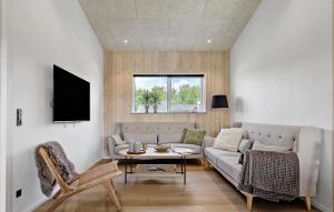 Nice Home In Hadsund With Sauna - D62710