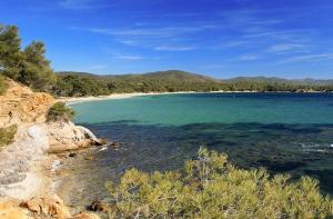 Villas Maison independante 52 m2, clim, wifi et jardin : photos des chambres