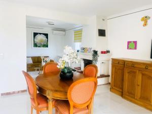 Villas Maison independante 52 m2, clim, wifi et jardin : photos des chambres