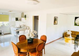 Villas Maison independante 52 m2, clim, wifi et jardin : photos des chambres