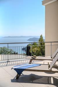 Hotels Hotel La Villa Douce : Junior Suite Sea View with Splendid Terrace 40m²