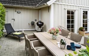 Stunning Home In Brenderup Fyn - G51849