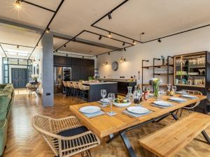 5 Bed in Westward Ho 78690